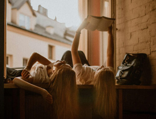 How to Host a Book Retreat with Your Reader Besties